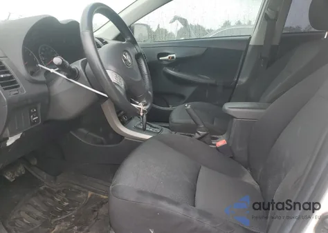 2009 Toyota Corolla Base z USA, uszkodzony, nr VIN 1NXBU40EX9Z095393